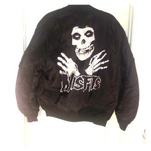 men’s black bomber jacket